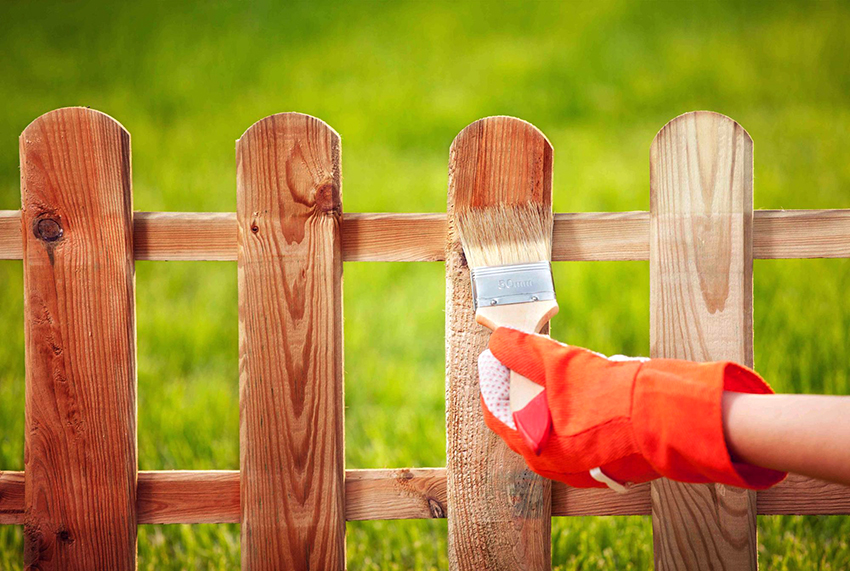 L'huile de séchage est similaire à la teinture pour bois, mais n'est pas utilisée comme revêtement indépendant L'huile de séchage est similaire à la teinture pour bois, mais n'est pas utilisée comme revêtement indépendant