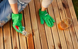 Teintures pour bois: les principaux types de compositions et les subtilités de leur utilisation