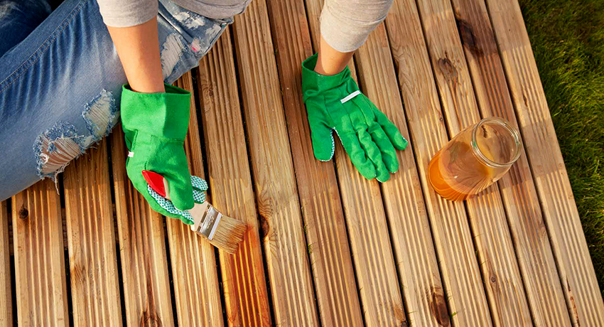 La teinture est utilisée pour protéger le bois et le rendre décoratif. Teintures pour bois: les principaux types de compositions et les subtilités de leur utilisation