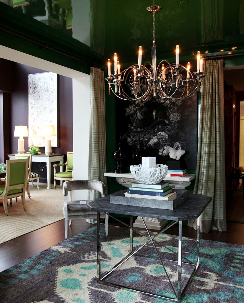 За голям коридор е подходящо да се използват както лъскави, така и матови платна. За голям коридор е подходящо да се използват както лъскави, така и матови платна.