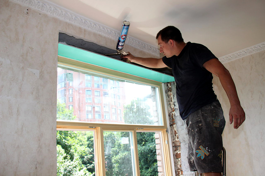 Decalajul dintre cadru și panou poate fi umplut cu vată minerală sau spumă poliuretanică Decalajul dintre cadru și panou poate fi umplut cu vată minerală sau spumă poliuretanică