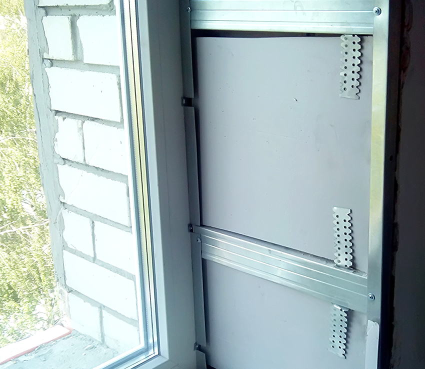 Instalarea unor astfel de pante se efectuează în două moduri: fără cadru și cadru Instalarea unor astfel de pante se efectuează în două moduri: fără cadru și cadru