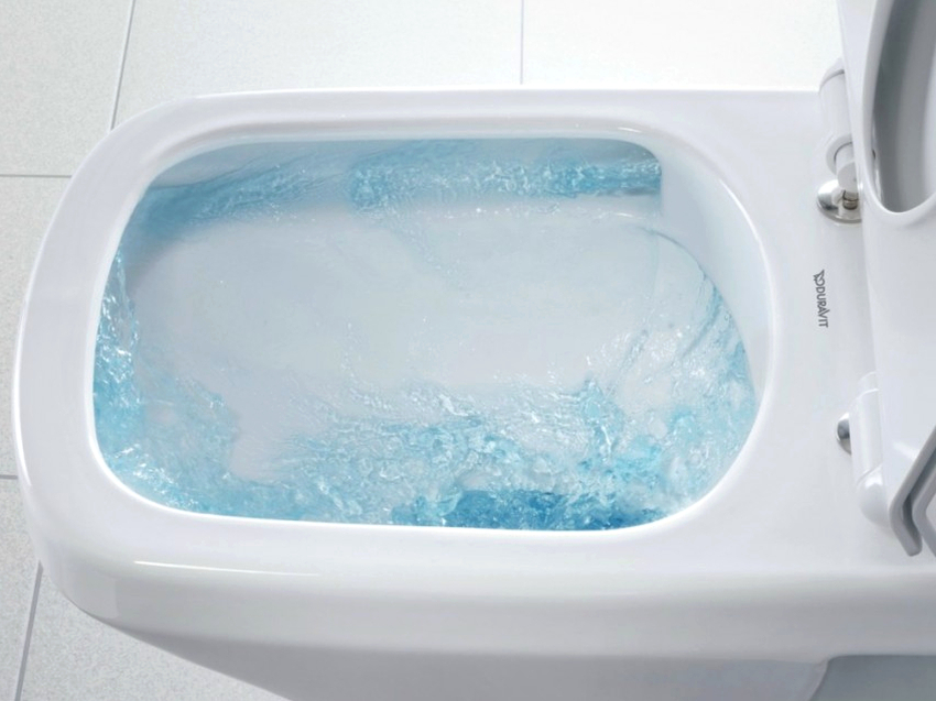 Unutarnja površina zahodske školjke je otvorena i dostupna, što ispiranje čini vrlo učinkovitim Unutarnja površina zahodske školjke je otvorena i dostupna, što ispiranje čini vrlo učinkovitim