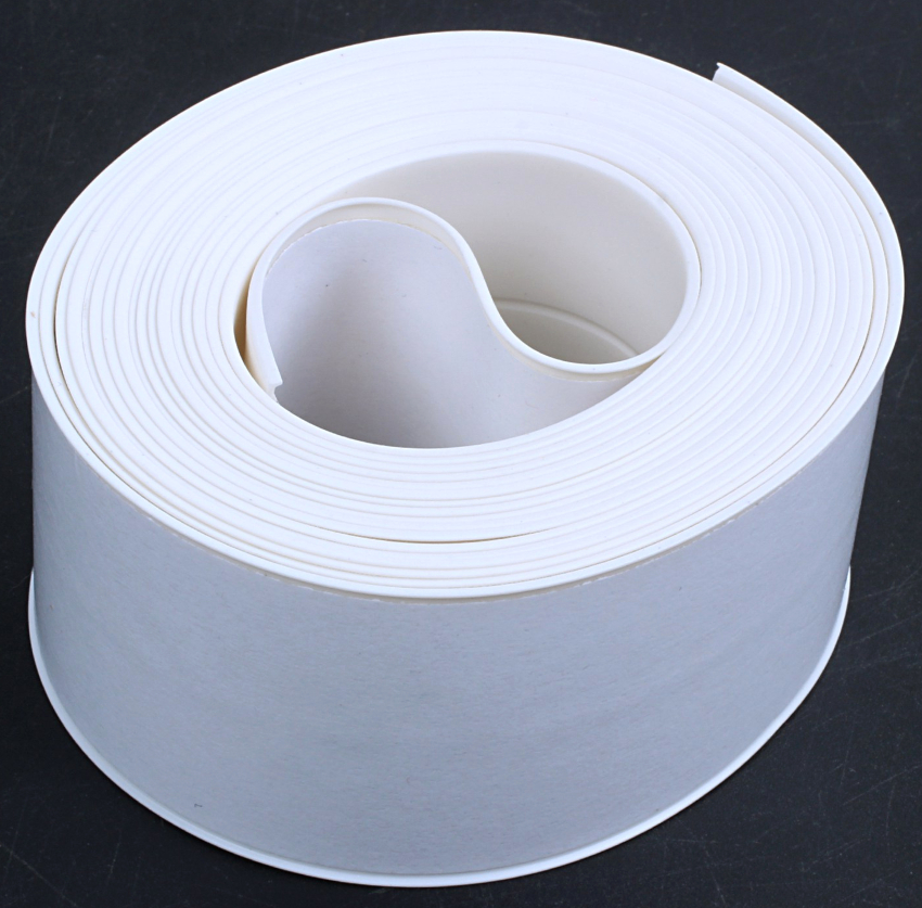 Kantbånd er kun laget av vanntette og vannavvisende forbindelser Kantbånd er kun laget av vanntette og vannavvisende forbindelser