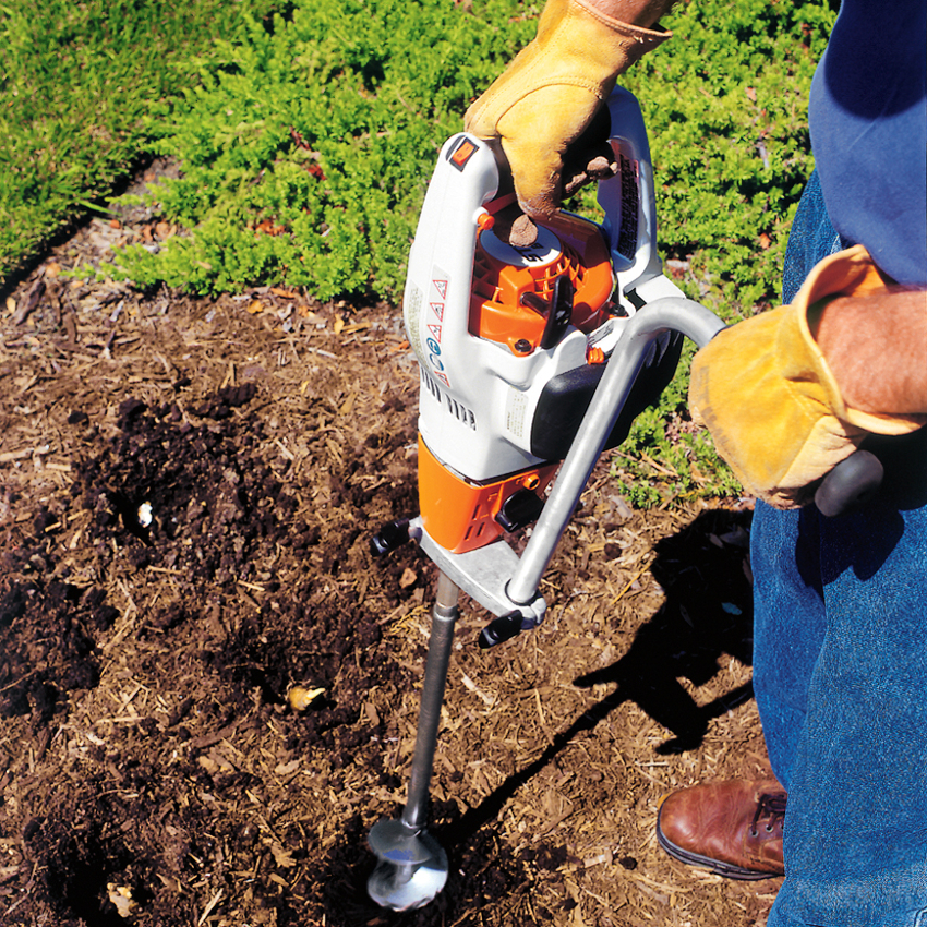 En perforatordyse, som det lages hull i bakken med, kalles en yamobur En perforatordyse, som det lages hull i bakken med, kalles en yamobur