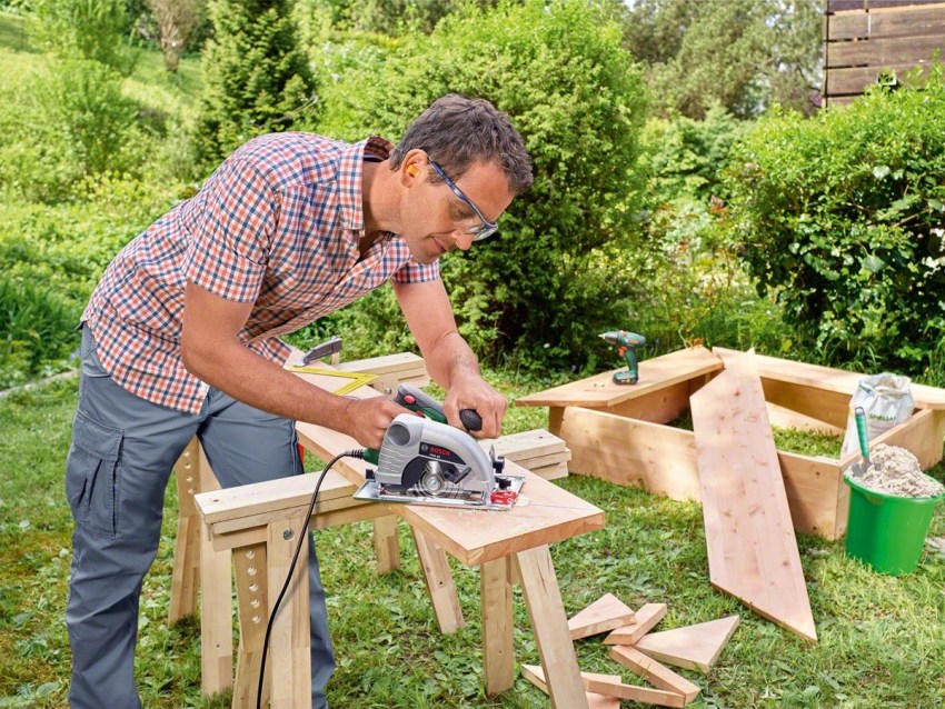 Die Befestigung am Schleifer erfolgt mit Schrauben Die Befestigung am Schleifer erfolgt mit Schrauben