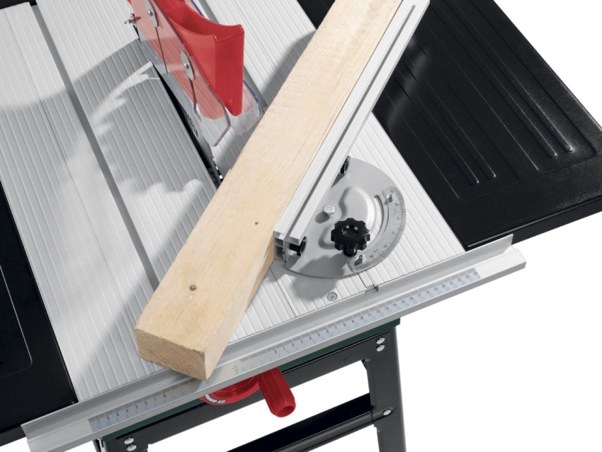 Um traumatische Situationen beim Arbeiten mit einem Rundschreiben zu vermeiden, sollten Sie die Sicherheitsvorkehrungen beachten Um traumatische Situationen beim Arbeiten mit einem Rundschreiben zu vermeiden, sollten Sie die Sicherheitsvorkehrungen beachten