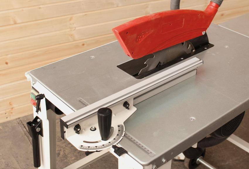 Um aus einer Mühle ein Rundschreiben zu machen, müssen Sie sorgfältig überlegen, ob Sie das Werkzeug am Bett befestigen können Um aus einer Mühle ein Rundschreiben zu machen, müssen Sie sorgfältig überlegen, ob Sie das Werkzeug am Bett befestigen können