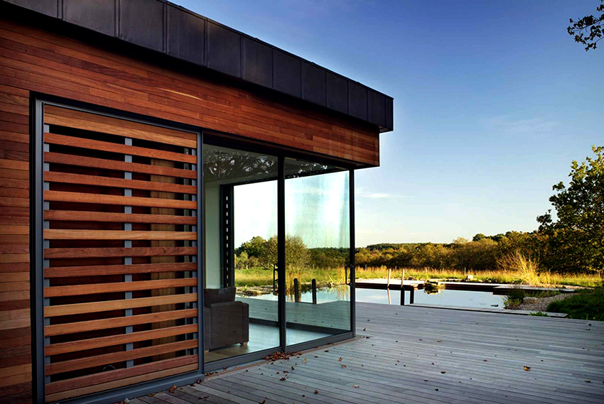 A vörösfenyőt megkülönbözteti nagy sűrűsége és a hőmérséklet-változással szembeni ellenállása A vörösfenyőt megkülönbözteti nagy sűrűsége és a hőmérséklet-változással szembeni ellenállása