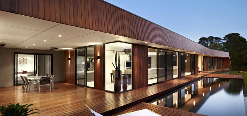 A deszka függőleges felszerelése elegánsnak és nem triviálisnak tűnik A deszka függőleges felszerelése elegánsnak és nem triviálisnak tűnik