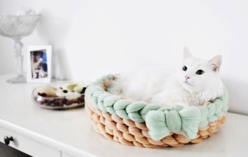 Un pat cu laturi nu trebuie deloc cusut, poate fi tricotat sau croșetat Un pat cu laturi nu trebuie deloc cusut, poate fi tricotat sau croșetat