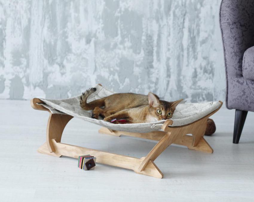 Pisicile adoră terenurile înalte, așa că hamacurile sunt excelente pentru animale Pisicile adoră terenurile înalte, așa că hamacurile sunt excelente pentru animale