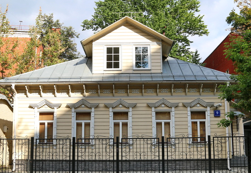 Оформлението на размера и формата на мецанина се извършва, като се вземат предвид какви размери има къщата Оформлението на размера и формата на мецанина се извършва, като се вземат предвид какви размери има къщата