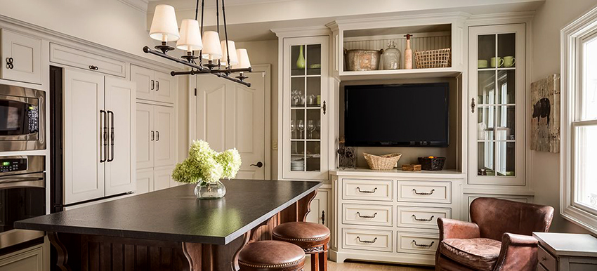 Når du plasserer TV-en på kjøkkenet, tas det hensyn til størrelsen på rommet og avstanden til utsiktspunktet Når du plasserer TV-en på kjøkkenet, tas det hensyn til størrelsen på rommet og avstanden til utsiktspunktet