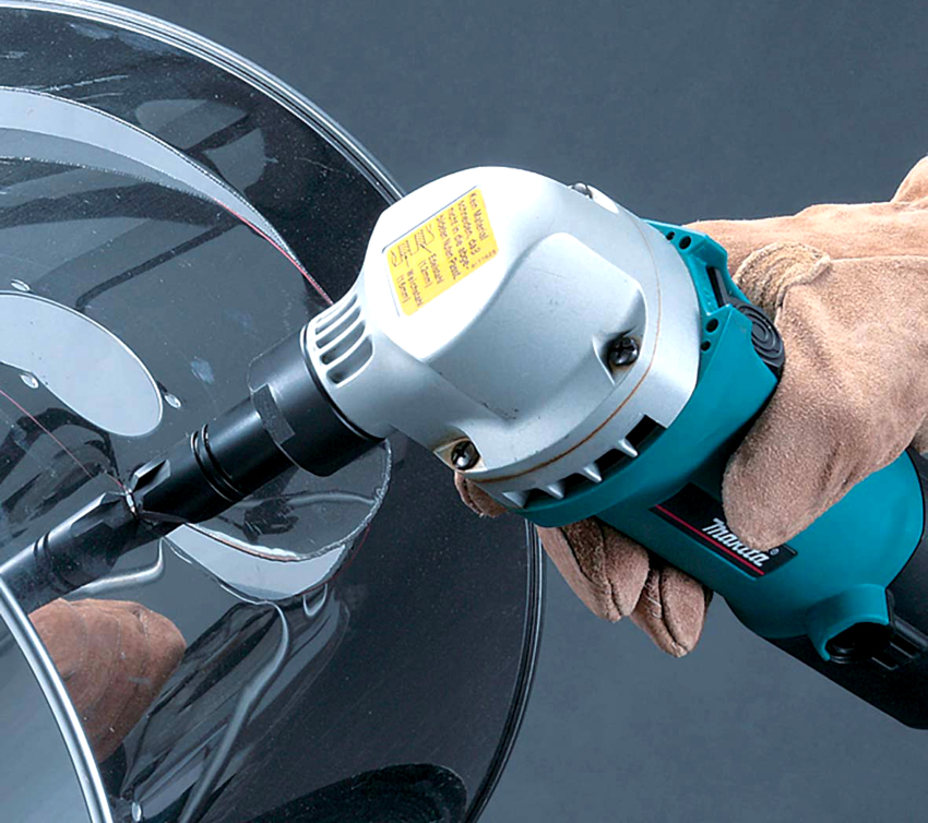 Ngòi kim loại Makita JN1601 nhỏ gọn và tiện dụng Ngòi kim loại Makita JN1601 nhỏ gọn và tiện dụng