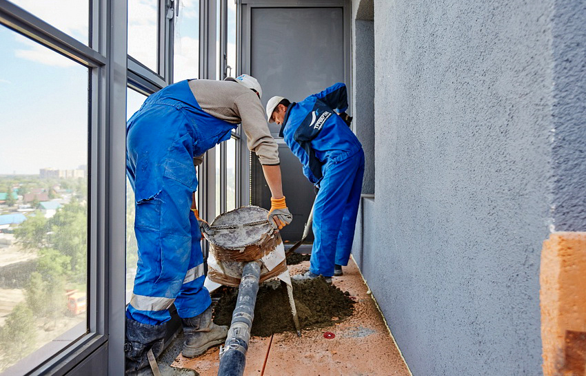 Der Bodenbelag auf dem Balkon muss wasserdicht und isoliert sein Der Bodenbelag auf dem Balkon muss wasserdicht und isoliert sein