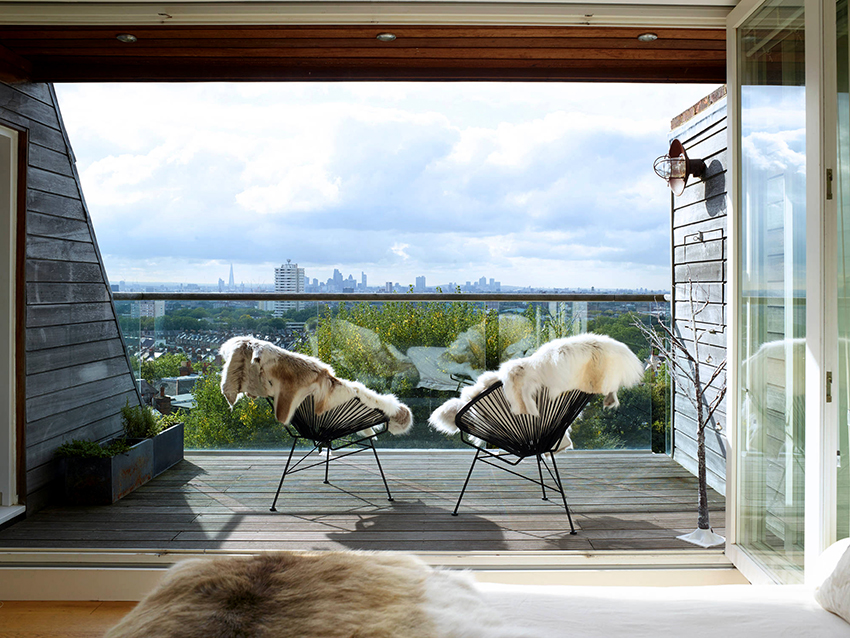 Balkone befinden sich in der Regel außerhalb der Fassade und Loggien sind Teil des Raumes Balkone befinden sich in der Regel außerhalb der Fassade und Loggien sind Teil des Raumes