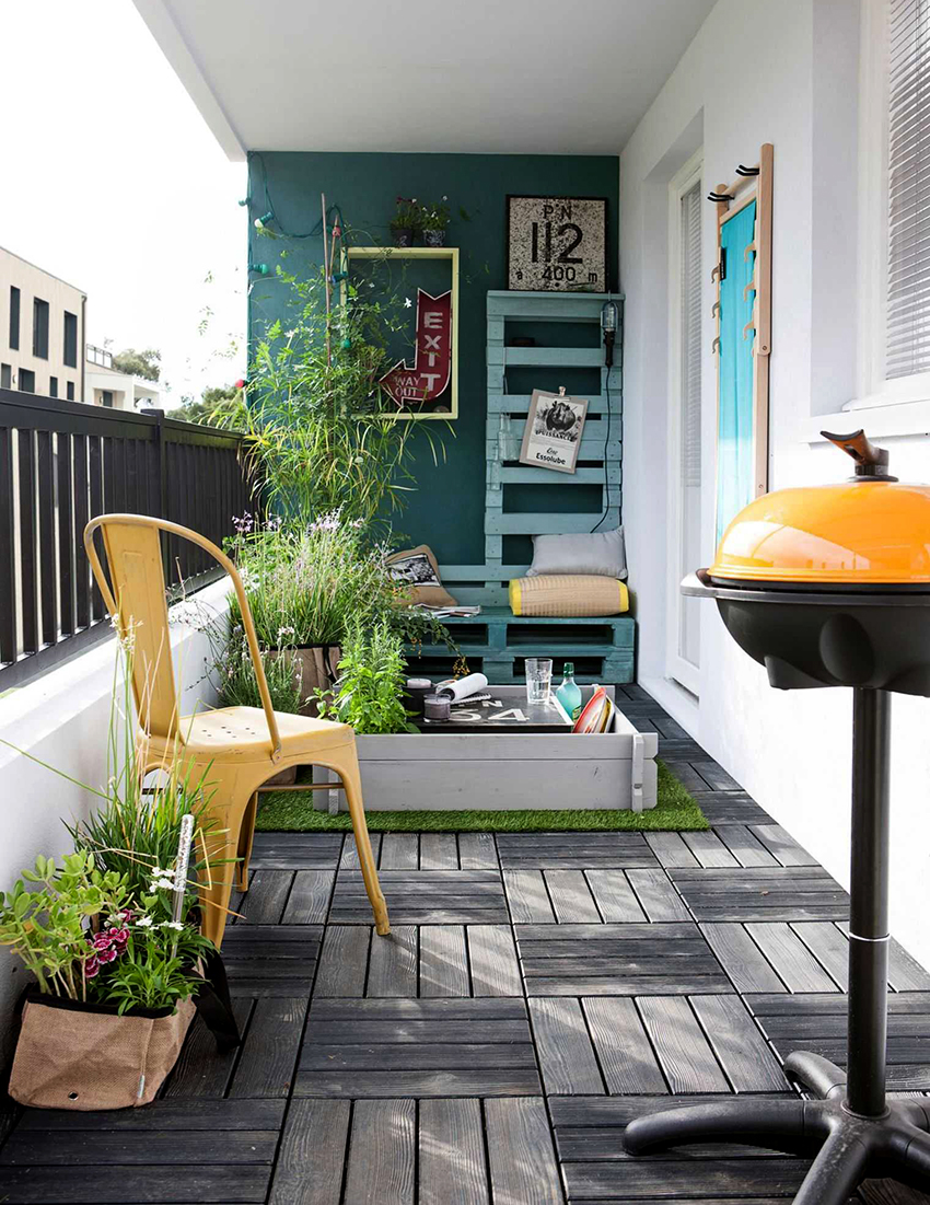 Balkon oder Loggia können mit interessanten Accessoires nach Ihren Wünschen dekoriert werden Balkon oder Loggia können mit interessanten Accessoires nach Ihren Wünschen dekoriert werden