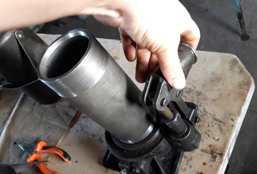 Để chuyển đổi giắc cắm lộn ngược, bạn sẽ phải tháo nó ra Để chuyển đổi giắc cắm lộn ngược, bạn sẽ phải tháo nó ra