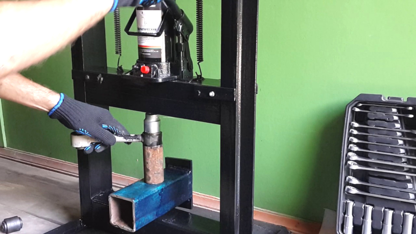 Các miếng đệm tự tạo cho báo chí từ một kênh là lựa chọn tốt nhất Các miếng đệm tự tạo cho báo chí từ một kênh là lựa chọn tốt nhất