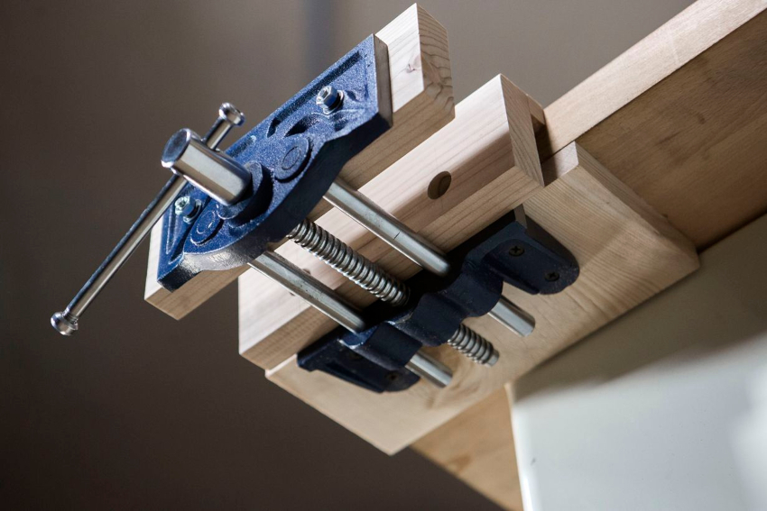 Puusepän varsi on tarkoitettu puun ja muovin työkappaleiden käsittelyyn Puusepän varsi on tarkoitettu puun ja muovin työkappaleiden käsittelyyn