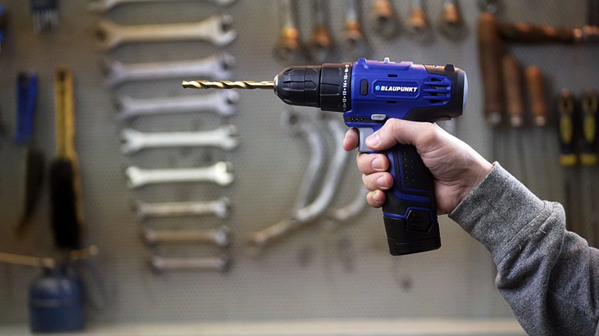 O Blaupunkt BPPT-001 está equipado com uma bateria de iões de lítio, é leve e tem uma potência de 10,8 V O Blaupunkt BPPT-001 está equipado com uma bateria de iões de lítio, é leve e tem uma potência de 10,8 V