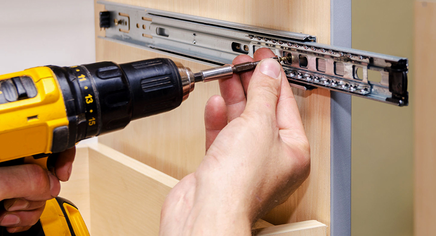 Chaves de fenda domésticas são de baixa potência e não são projetadas para uma longa vida útil Chaves de fenda domésticas são de baixa potência e não são projetadas para uma longa vida útil