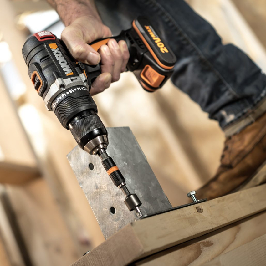 ในไขควงแบบไม่มีแปรงหัวจับสามารถเป็นแบบหกเหลี่ยมหรือแบบไม่ใช้กุญแจได้ ในไขควงแบบไม่มีแปรงหัวจับสามารถเป็นแบบหกเหลี่ยมหรือแบบไม่ใช้กุญแจได้