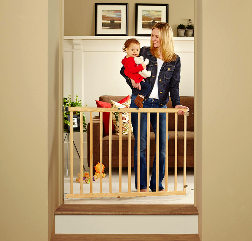 หากบันไดเป็นไม้ขอแนะนำให้ใช้ราวบันไดจากวัสดุชนิดเดียวกัน หากบันไดเป็นไม้ขอแนะนำให้ใช้ราวบันไดจากวัสดุชนิดเดียวกัน