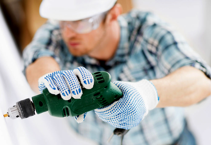 Някои модели мрежови устройства са оборудвани с регулатор на скоростта Някои модели мрежови устройства са оборудвани с регулатор на скоростта