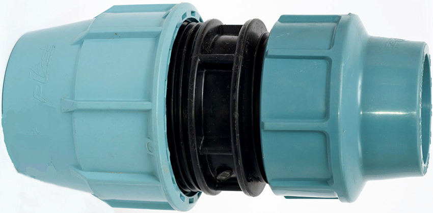 Til tilslutning af rør med forskellige diametre er der specielle koblinger Til tilslutning af rør med forskellige diametre er der specielle koblinger