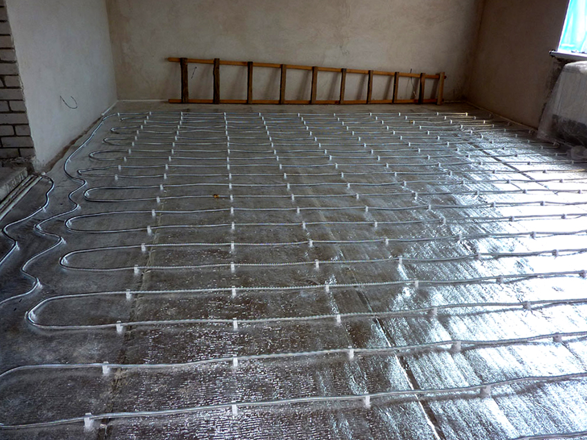 Folieskum er egnet for det varme gulvsystemet Folieskum er egnet for det varme gulvsystemet