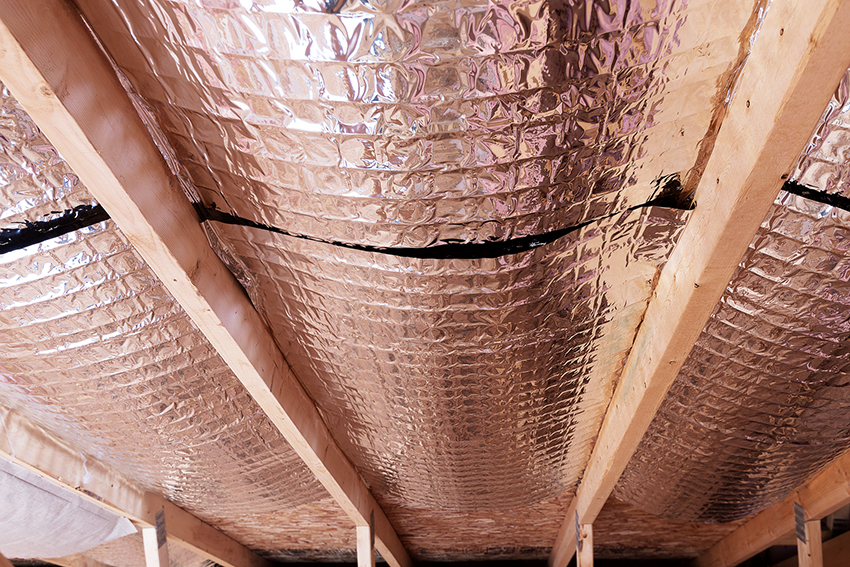 Type R-produkter er utstyrt med et lettelsesmønster og ensidig folie Type R-produkter er utstyrt med et lettelsesmønster og ensidig folie