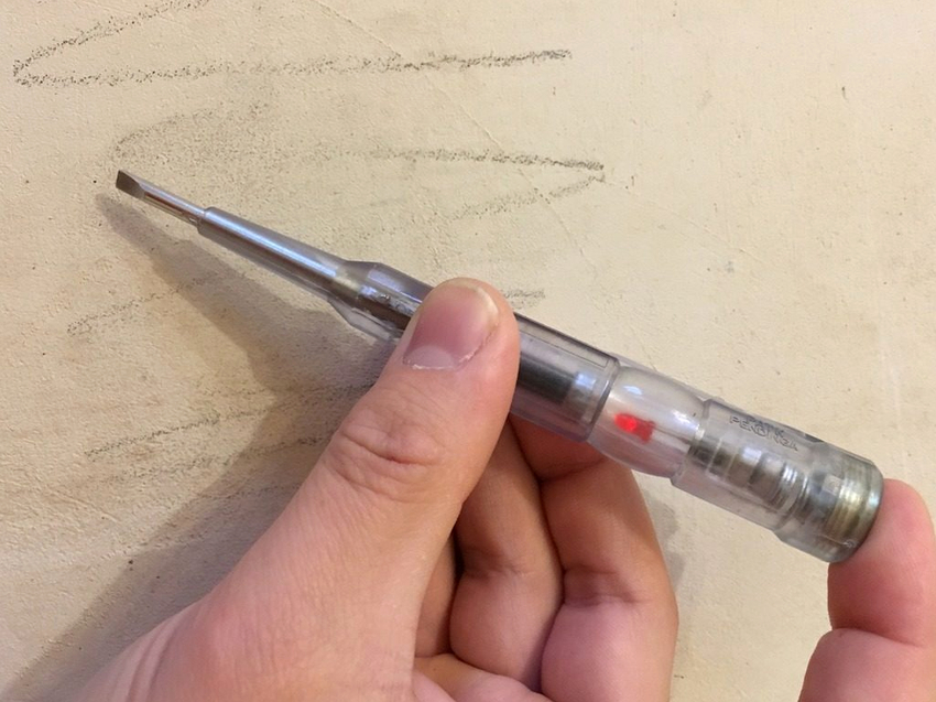 Có thể tìm thấy dây ẩn bằng tuốc nơ vít chỉ thị Có thể tìm thấy dây ẩn bằng tuốc nơ vít chỉ thị