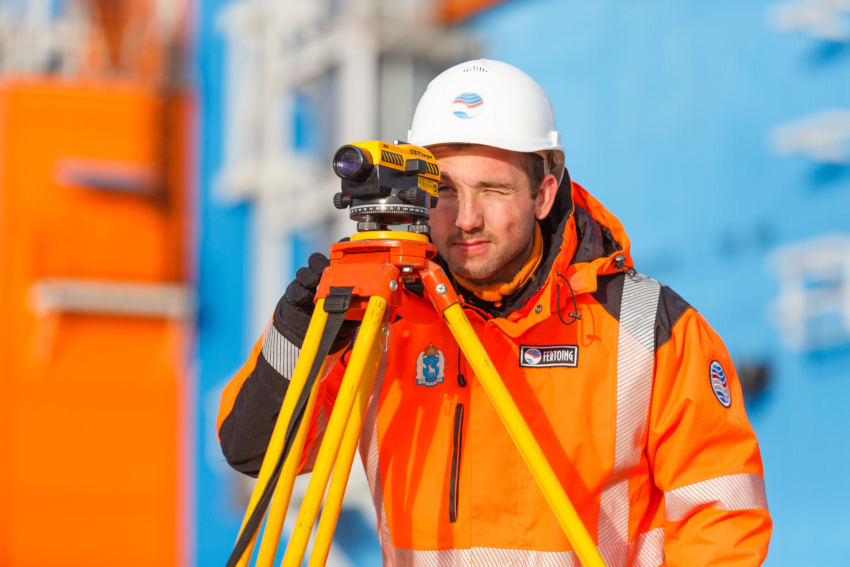 Os níveis ópticos são mais adequados para uso profissional Os níveis ópticos são mais adequados para uso profissional