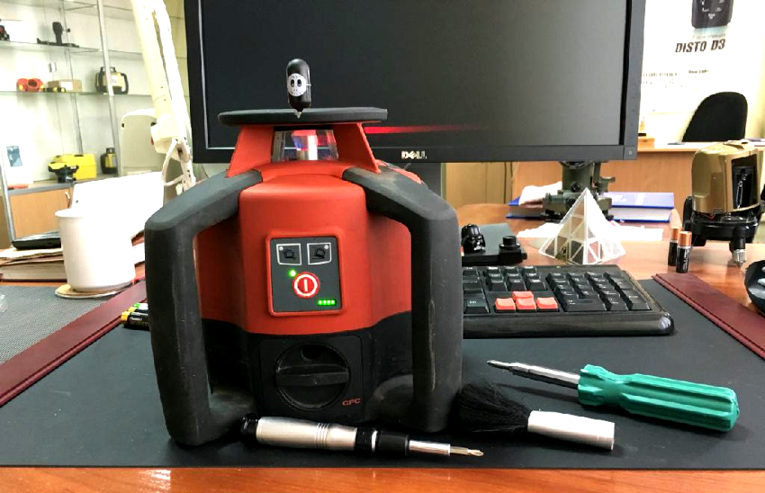 Se a bolha for deslocada, o dispositivo deve ser calibrado Se a bolha for deslocada, o dispositivo deve ser calibrado