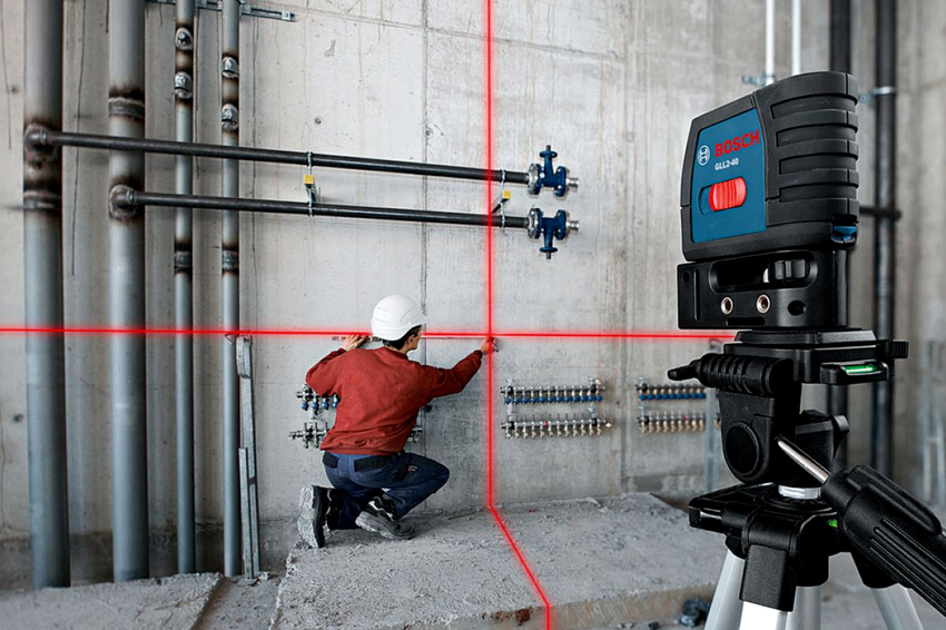 A principal diferença entre o nível e o teodolito é a incapacidade do primeiro de realizar medições angulares A principal diferença entre o nível e o teodolito é a incapacidade do primeiro de realizar medições angulares