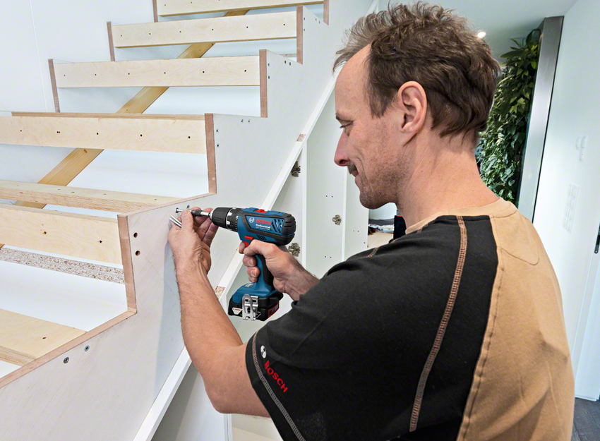 A vida útil média de uma bateria de íons de lítio é de 3 mil ciclos ou 4-5 anos A vida útil média de uma bateria de íons de lítio é de 3 mil ciclos ou 4-5 anos