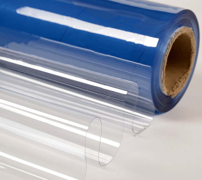 Før installation er det nødvendigt at afvikle rullen med fleksible vinduer og foretage markeringer Før installation er det nødvendigt at afvikle rullen med fleksible vinduer og foretage markeringer