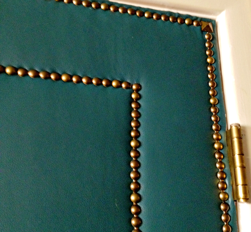 Le déplacement par rapport aux marquages précédemment faits peut entraîner une violation de la symétrie et de la proportionnalité. Le déplacement par rapport aux marquages précédemment faits peut entraîner une violation de la symétrie et de la proportionnalité.