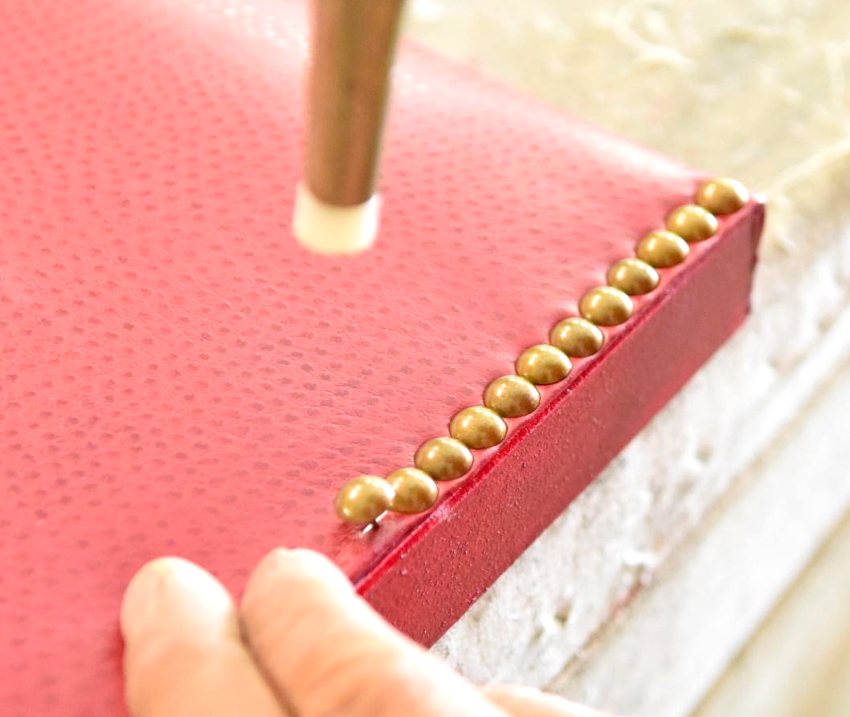 Avec l'aide de la dermantine, les portes en MDF acquièrent une apparence plus présentable Avec l'aide de la dermantine, les portes en MDF acquièrent une apparence plus présentable