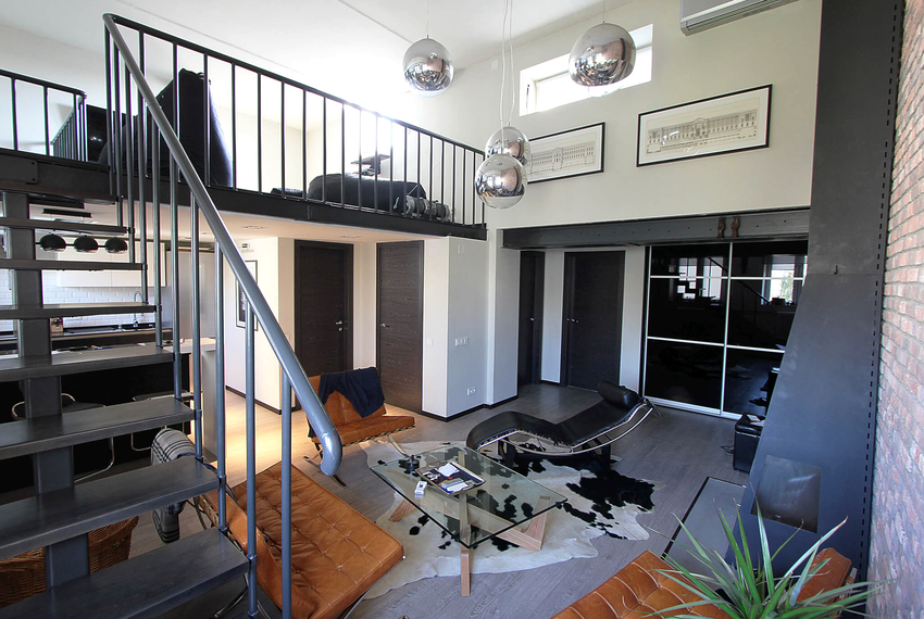 ราวโลหะสำหรับบันไดสามารถทำจากท่อโปรไฟล์อุปกรณ์และชิ้นส่วนเชื่อม ราวโลหะสำหรับบันไดสามารถทำจากท่อโปรไฟล์อุปกรณ์และชิ้นส่วนเชื่อม