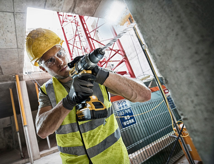 Para grandes volumes de trabalho, o DCD996P2 da empresa Devolt é perfeito. Para grandes volumes de trabalho, o DCD996P2 da empresa Devolt é perfeito.