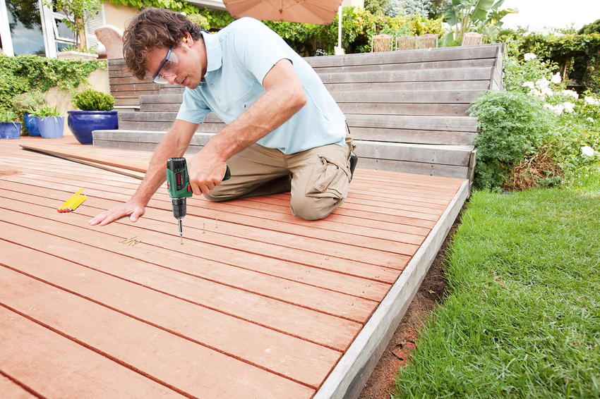 As chaves de fenda são bateria, rede e combinadas As chaves de fenda são bateria, rede e combinadas