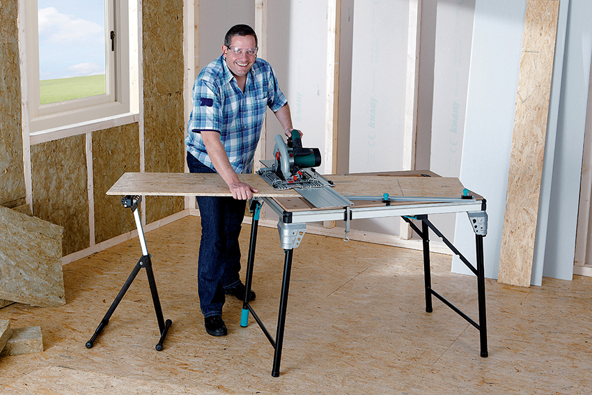 Bàn làm việc của Joiner khác nhau về kích thước và kiểu xây dựng Bàn làm việc của Joiner khác nhau về kích thước và kiểu xây dựng