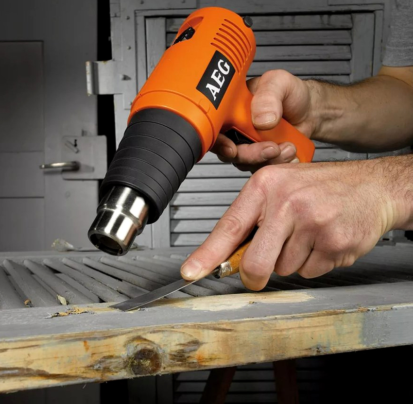 Modeller af professionelle bygningshårtørrere er lavet af meget holdbare materialer Modeller af professionelle bygningshårtørrere er lavet af meget holdbare materialer