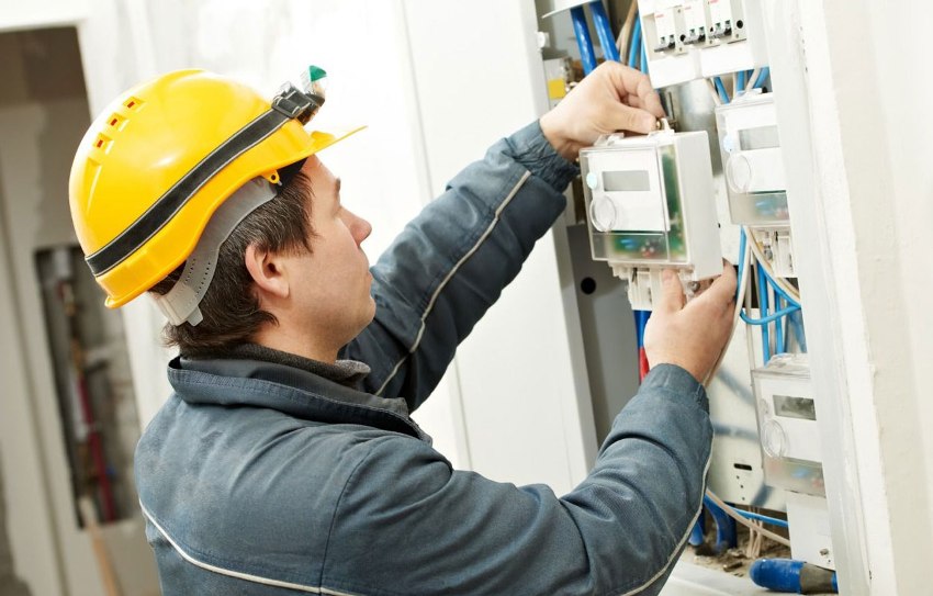 Kun erfarne håndværkere kan konfigurere Smart Home Kun erfarne håndværkere kan konfigurere Smart Home