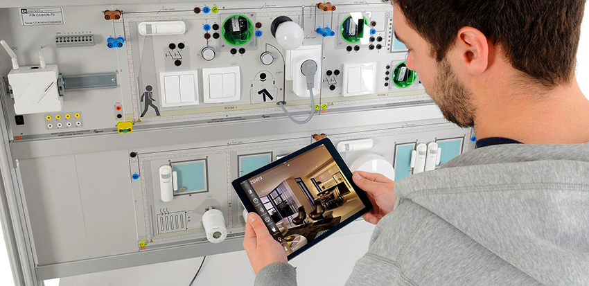 For at forbinde Smart Home-systemet skal du installere Linux-operativsystemet For at forbinde Smart Home-systemet skal du installere Linux-operativsystemet