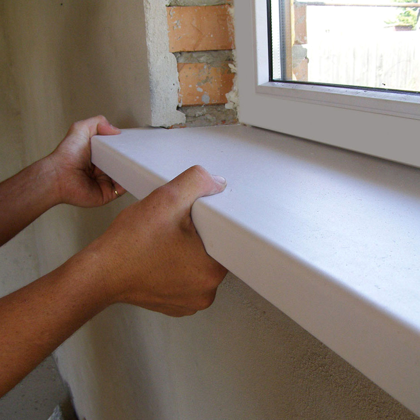 Si le rebord de la fenêtre a été fixé avec de la mousse de polyuréthane lors de l'installation, il sera plutôt problématique de l'arracher. Si le rebord de la fenêtre a été fixé avec de la mousse de polyuréthane lors de l'installation, il sera plutôt problématique de l'arracher.