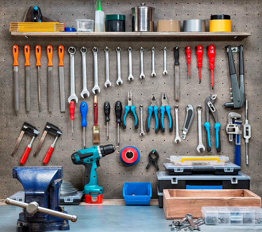 Bề mặt làm việc của bàn làm việc của thợ khóa phải được làm bằng thép tấm có độ dày ít nhất là 0,5 cm Bề mặt làm việc của bàn làm việc của thợ khóa phải được làm bằng thép tấm có độ dày ít nhất là 0,5 cm